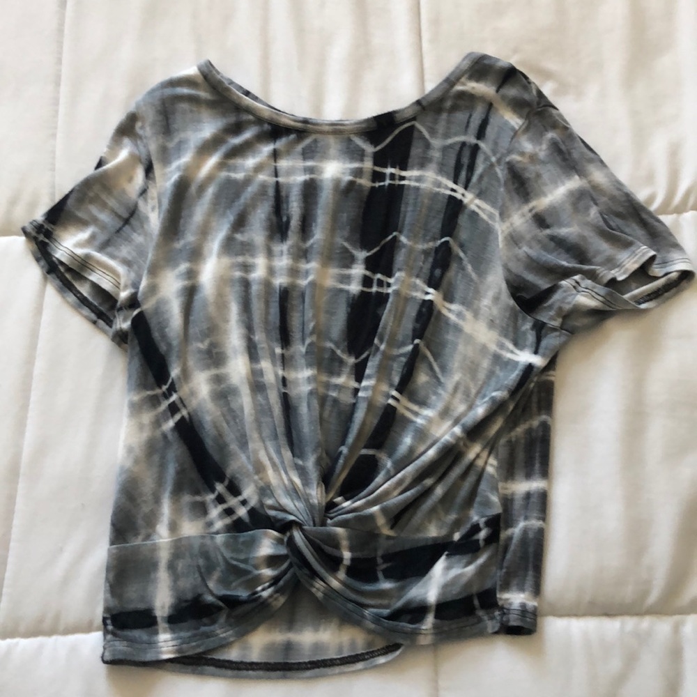Patterned Tee With Tie